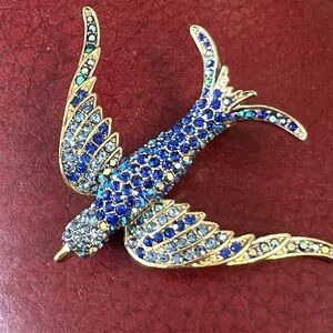 Heidi Daus 🆕 Blue Bird (Swallow) brooch pin